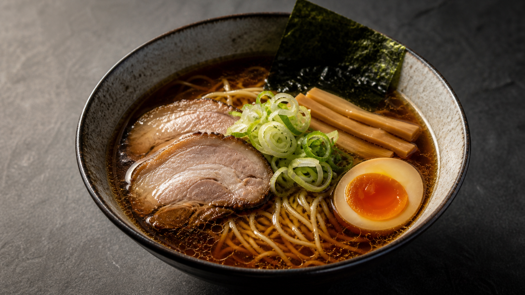 濃厚煮干し醤油ラーメンの完成写真